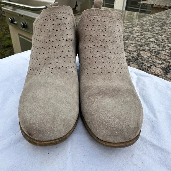 Tom’s Grey Suede Booties - Picture 2 of 14